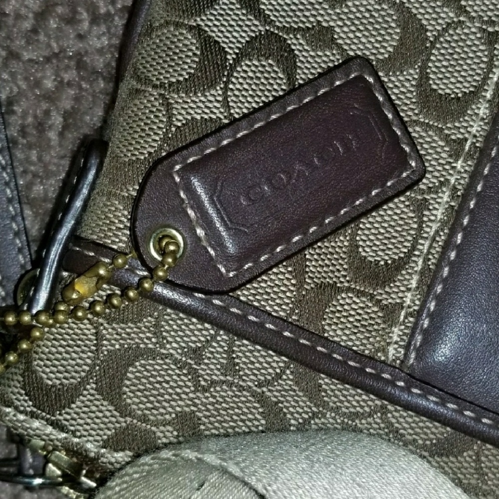 Coach Crossover - Picture 3 of 5
